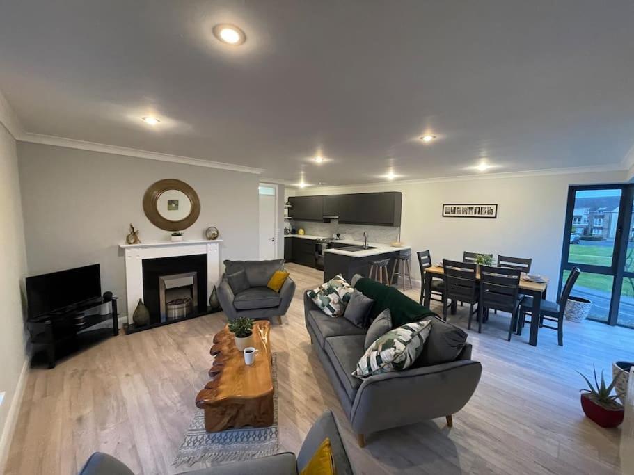 Entire Apartment , Centre Carrick on Shannon Exteriör bild
