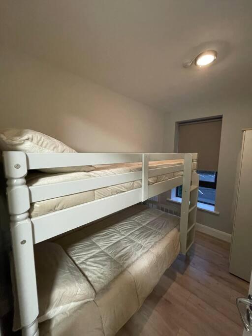 Entire Apartment , Centre Carrick on Shannon Exteriör bild